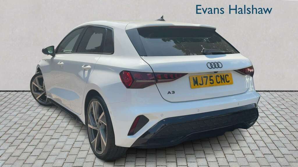 Audi A3 35 Tdi Black Edition S Tronic 2025 MJ75CNC White #2