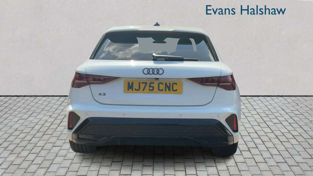 Audi A3 35 Tdi Black Edition S Tronic 2025 MJ75CNC White #5