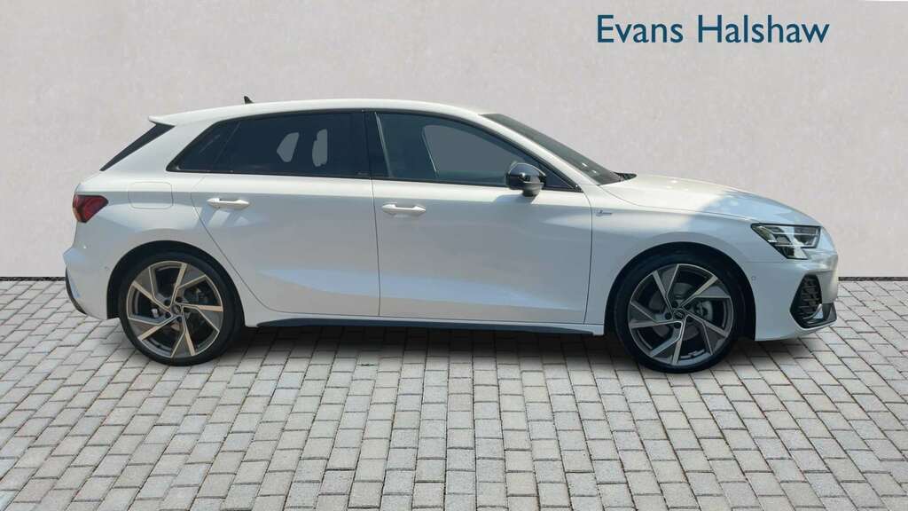 Audi A3 35 Tdi Black Edition S Tronic 2025 MJ75CNC White #3