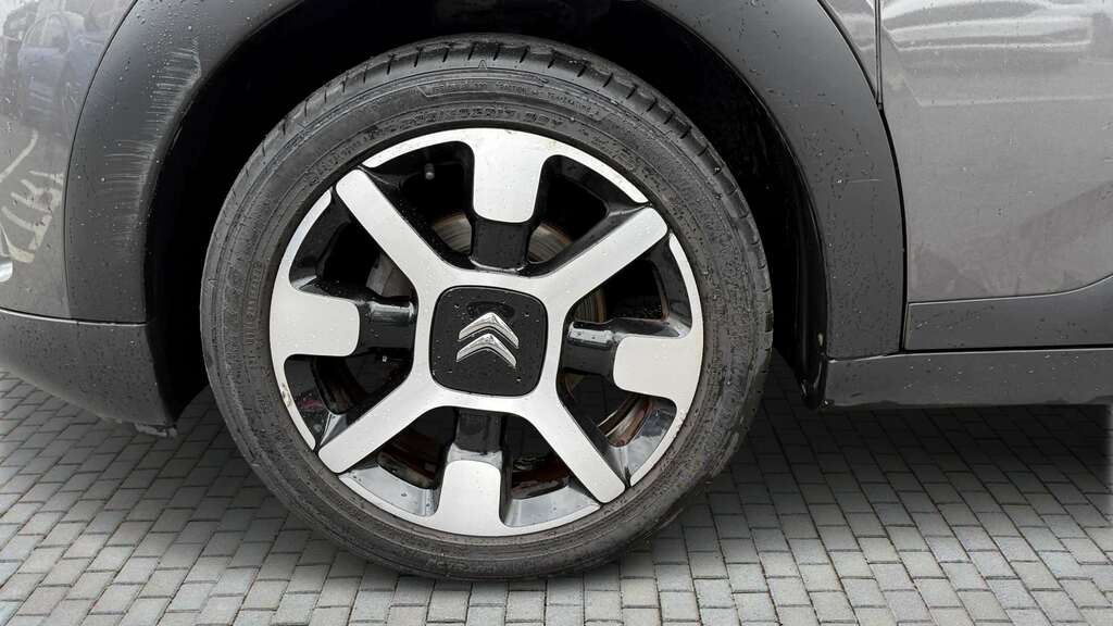 Citroen C4 Cactus 1.2 Puretech Flair 6 Speed 2018 Red #3