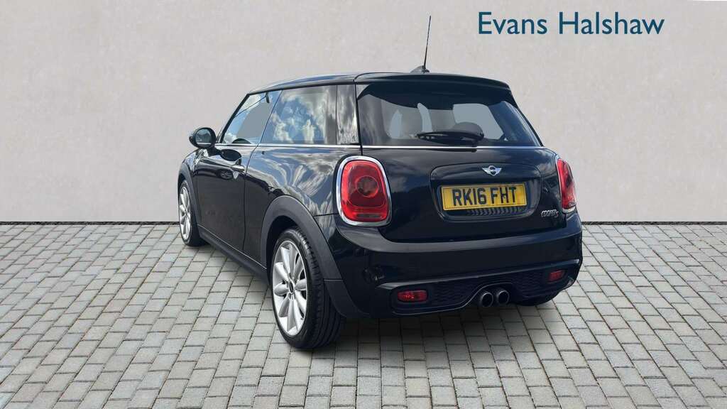 Mini Hatch 2.0 Cooper S Chilimedia Pack XL 2016 Black