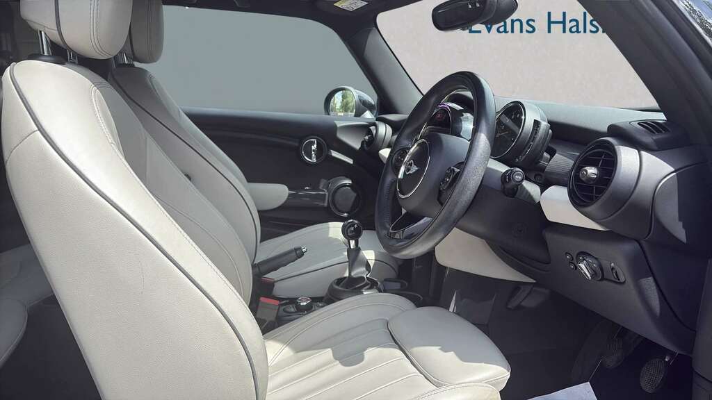 Mini Hatch 1.5 Cooper 2018 DX18WHN Black #2