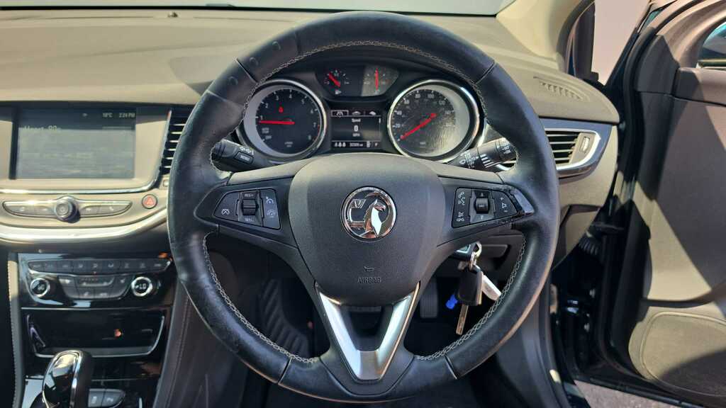 Vauxhall Astra 1.4T 16V 150 Elite 2018 KU18XCC Green #6