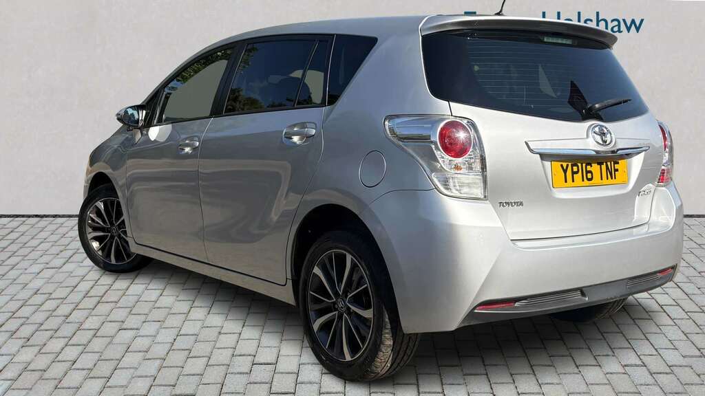 Toyota Verso 1.8 V-matic Design M-drive S 2016 Silver