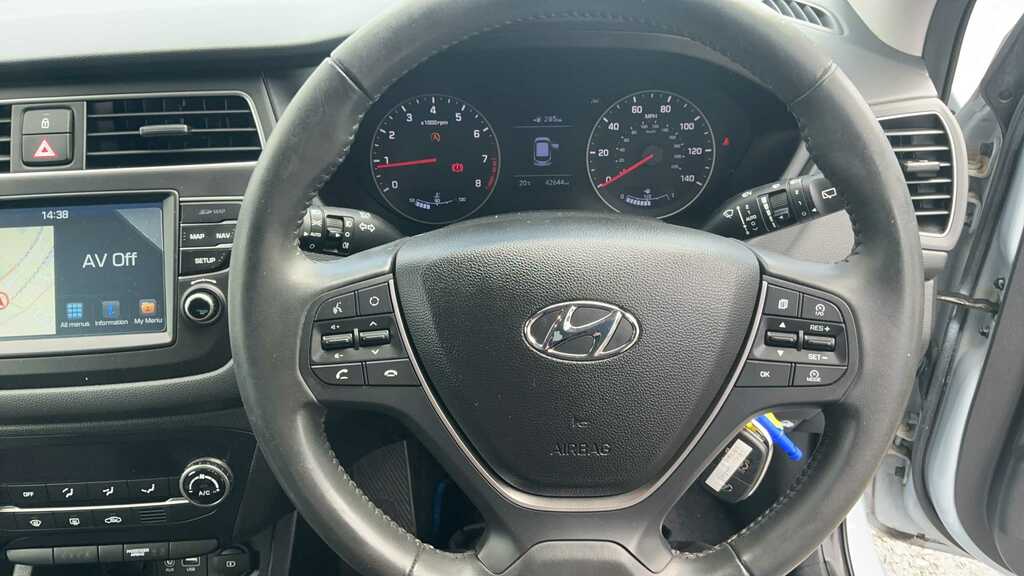 Hyundai I20 1.2 Mpi 84Ps Premium Nav Red #6