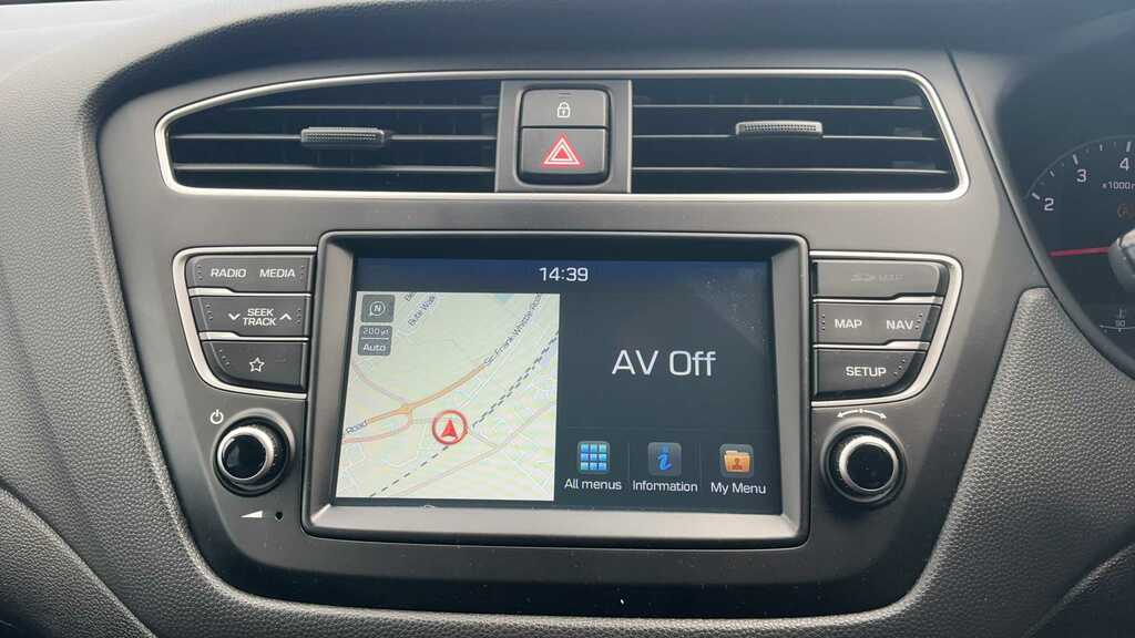 Hyundai I20 1.2 Mpi 84Ps Premium Nav Red #8
