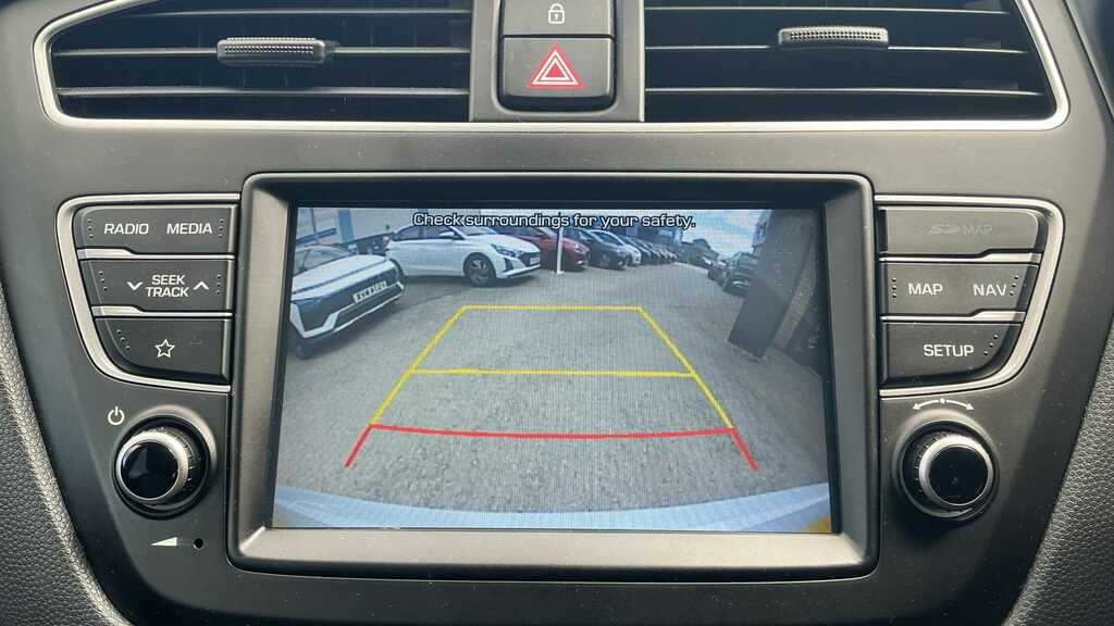 Hyundai I20 1.2 Mpi 84Ps Premium Nav Red #15