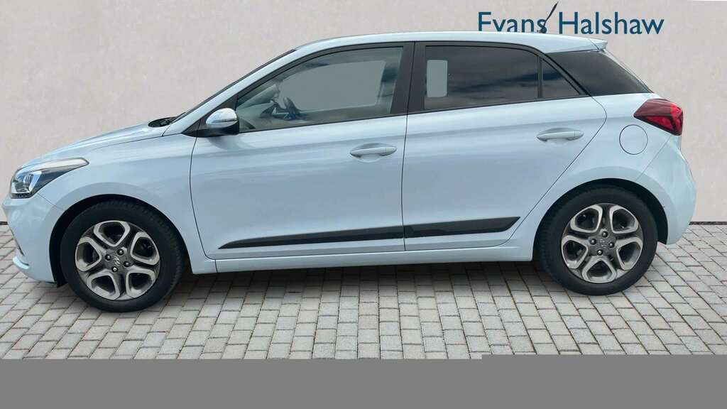 Hyundai I20 1.2 Mpi 84Ps Premium Nav Red #2