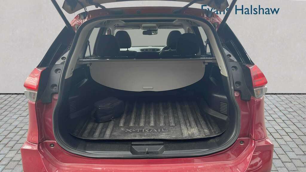 Nissan X-Trail 1.7 Dci N-connecta 2019 LN69SFO Red #4