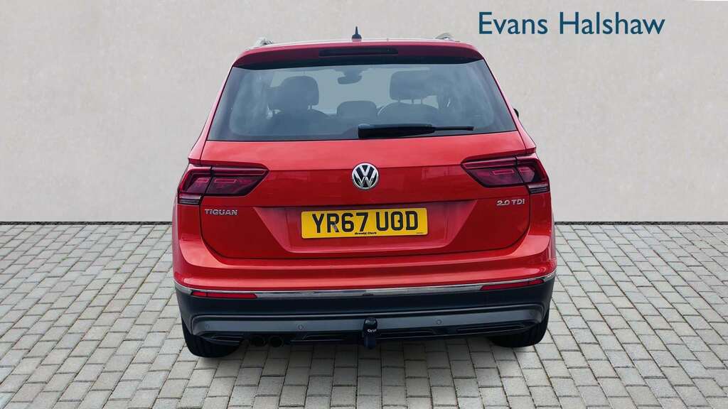 Volkswagen Tiguan 2.0 Tdi 150 Sel 2017 YR67UOD Orange #3