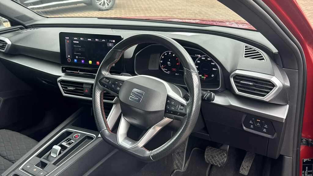 Seat Leon 1.5 Etsi 150 Fr First Edition Dsg 2020 Red #3