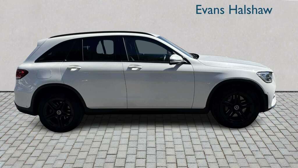 Mercedes-Benz GLC Class 220D 4Matic Amg Line 9G-tronic 2019 White #4