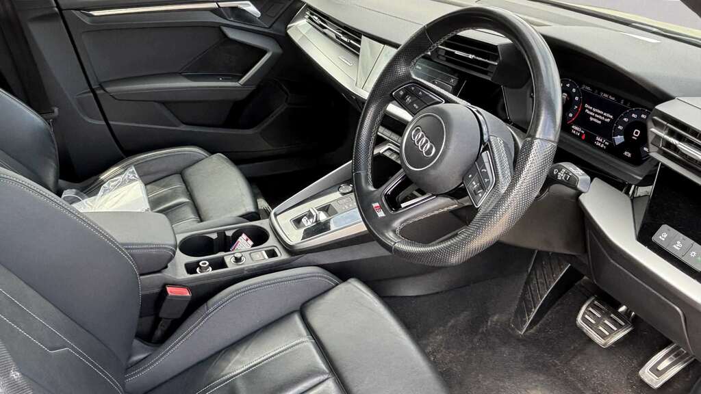 Audi A3 30 Tfsi S Line S Tronic 2023 ML23VKP Black #4