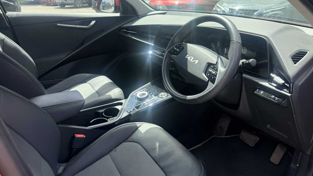 Kia Niro 1.6 Gdi Hybrid 3 Dct 2023 YD73KMM Red #3