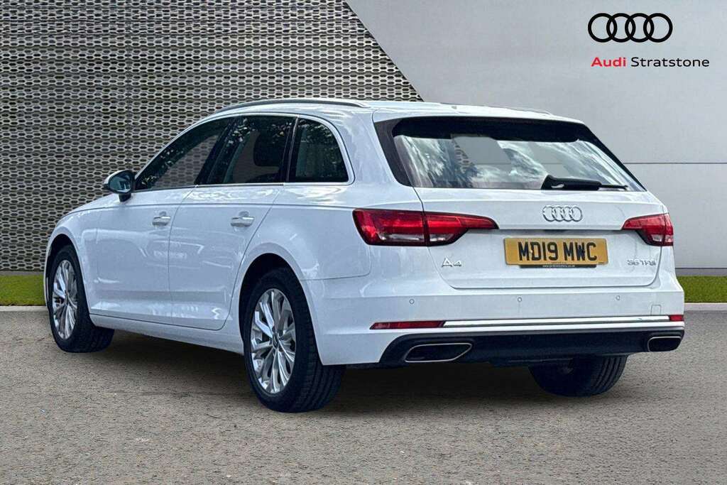 Audi A4 35 Tfsi Se S Tronic 2019 White #2