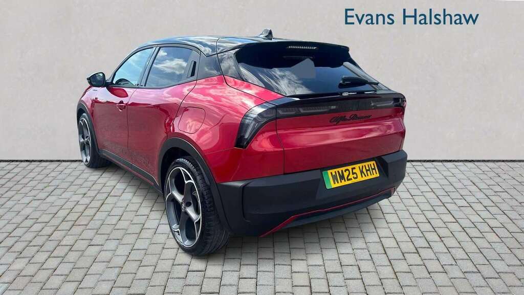 Alfa Romeo Junior 207Kw Elettrica Veloce 54Kwh 2025 Red #5