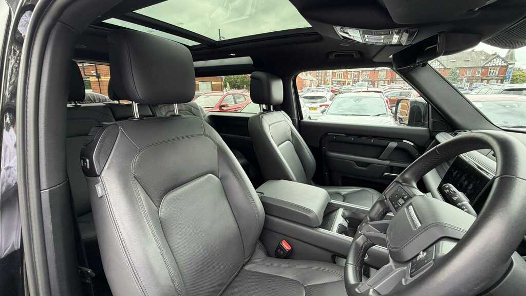 Land Rover Defender 90 3.0 D250 Hard Top Hse 3 Seat Black #12