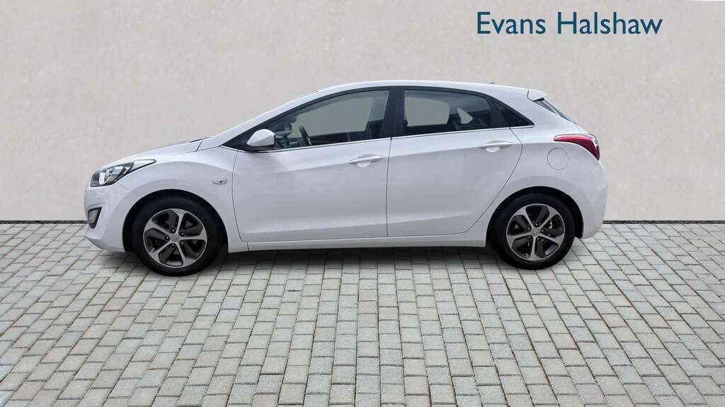 Hyundai I30 1.4 Blue Drive Se 2017 White #4