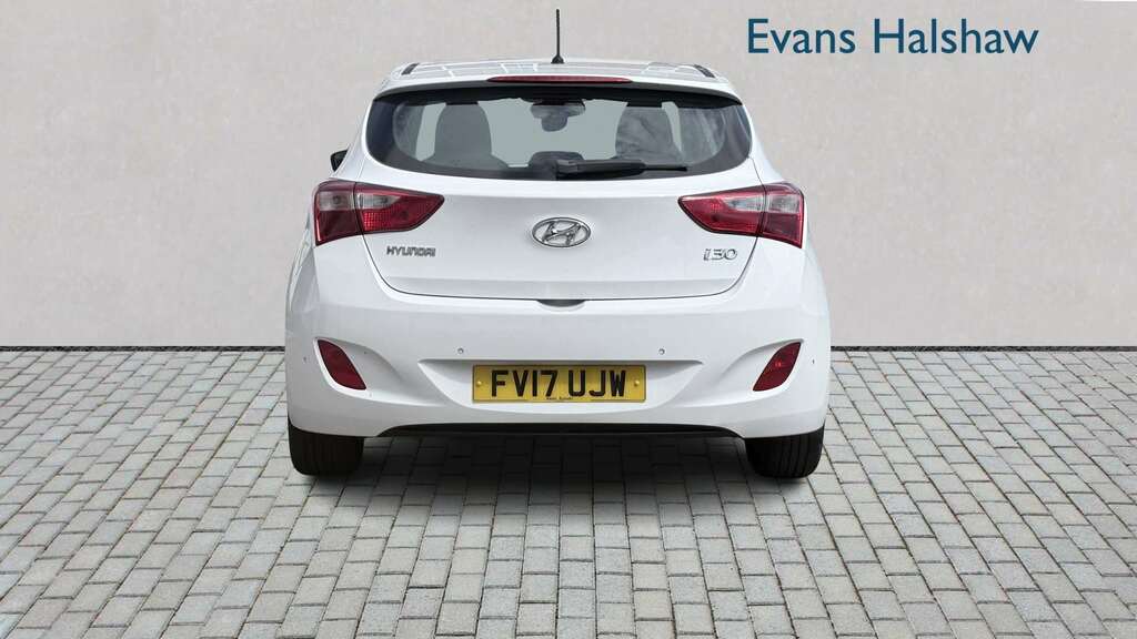 Hyundai I30 1.4 Blue Drive Se 2017 White #6
