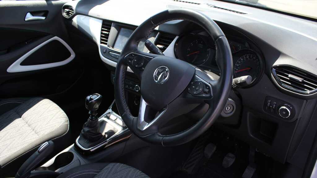 Vauxhall Crossland X 1.2T 110 Griffin 6 Spd Start Stop 2020 CF69FGZ White #5