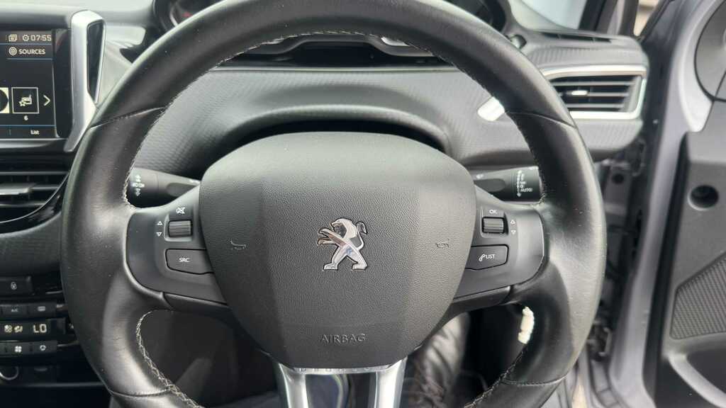 Peugeot 208 1.2 Puretech 82 Signature Start Stop Black #15