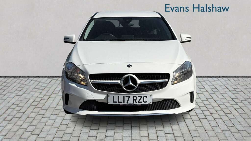 Mercedes-Benz A Class A180d Se 2017 White #3