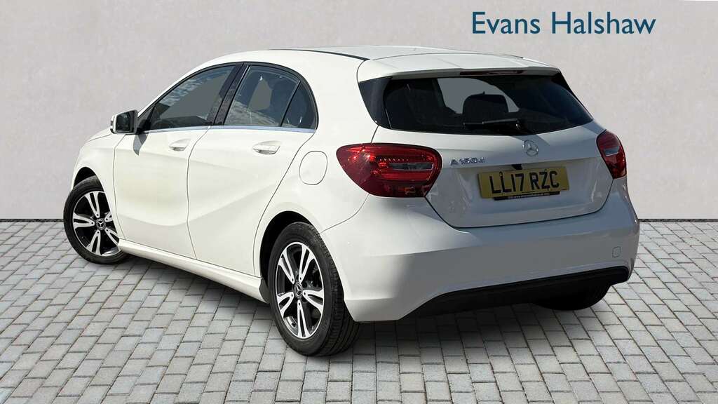 Mercedes-Benz A Class A180d Se 2017 White #2