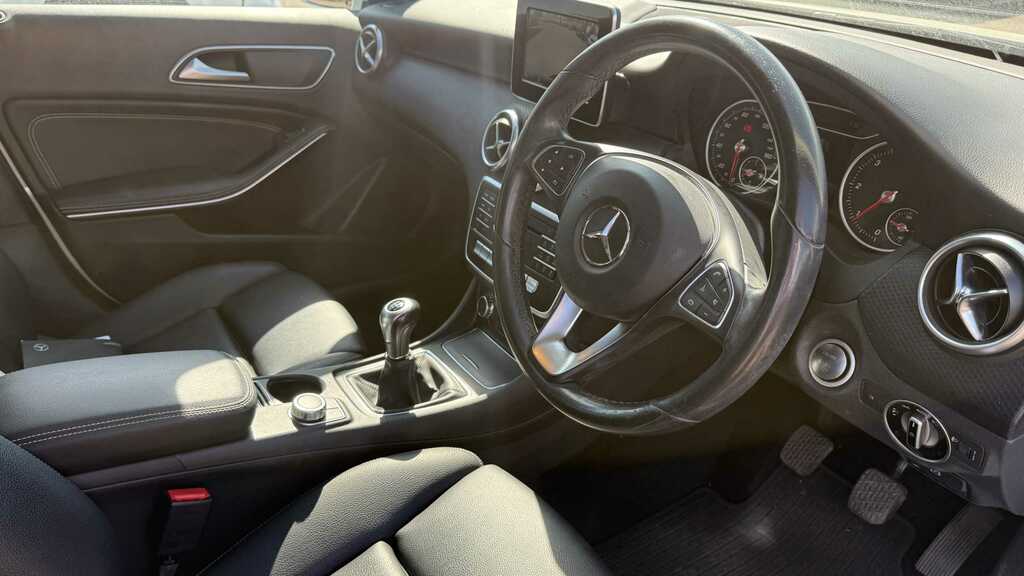 Mercedes-Benz A Class A180d Se 2017 White #6