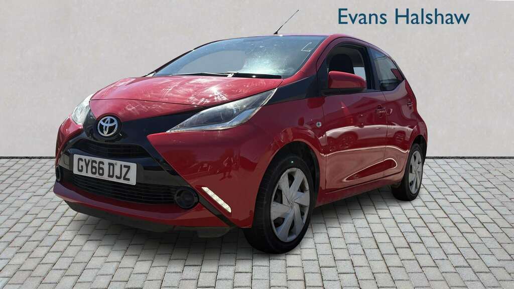 Toyota Aygo 1.0 Vvt-i X-play X-shift 2016 Red #3