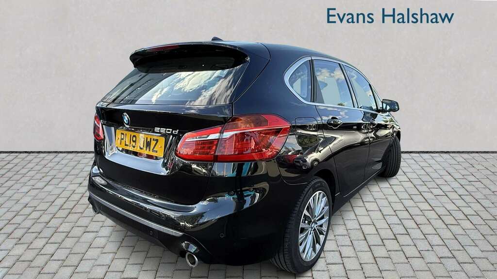 BMW 2 Series 220D Xdrive Luxury Step 2019 Black #2