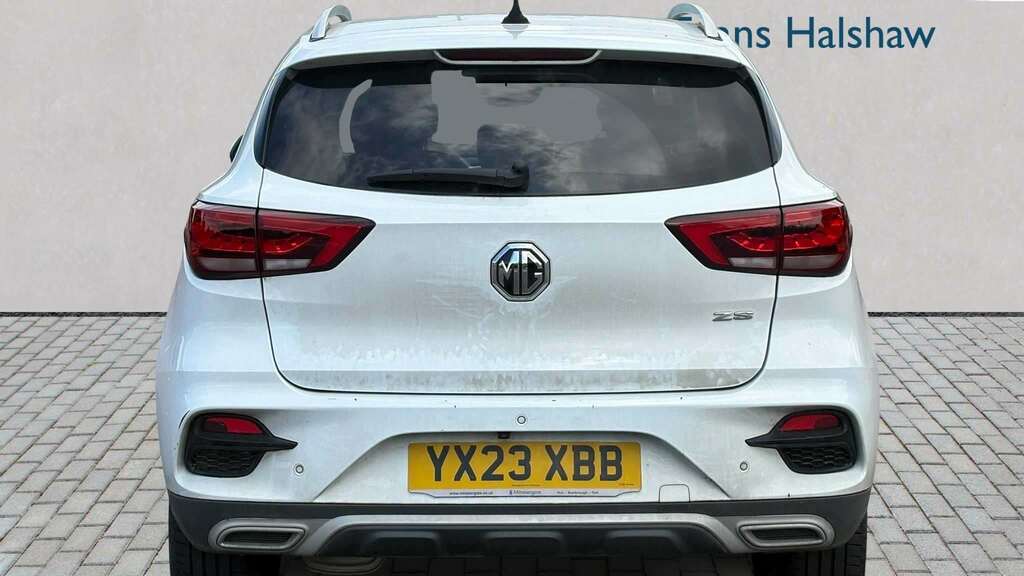 MG ZS 1.5 Vti-tech Exclusive 2023 White #3