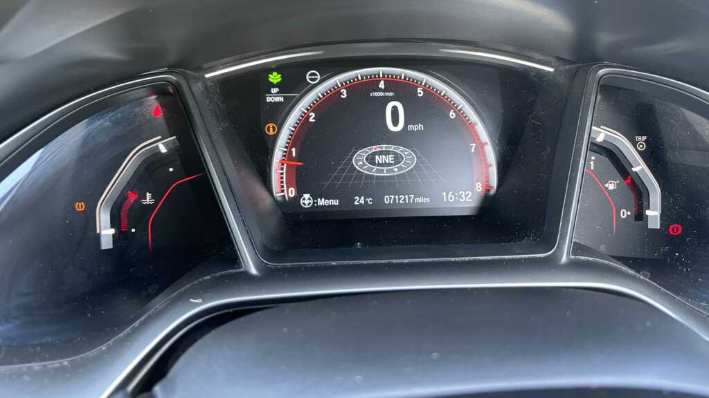 Honda Civic 1.5 Vtec Turbo Sport 5-Door White #25
