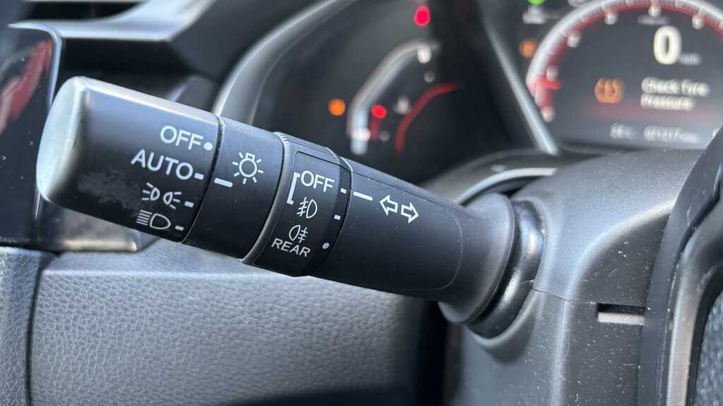 Honda Civic 1.5 Vtec Turbo Sport 5-Door White #15