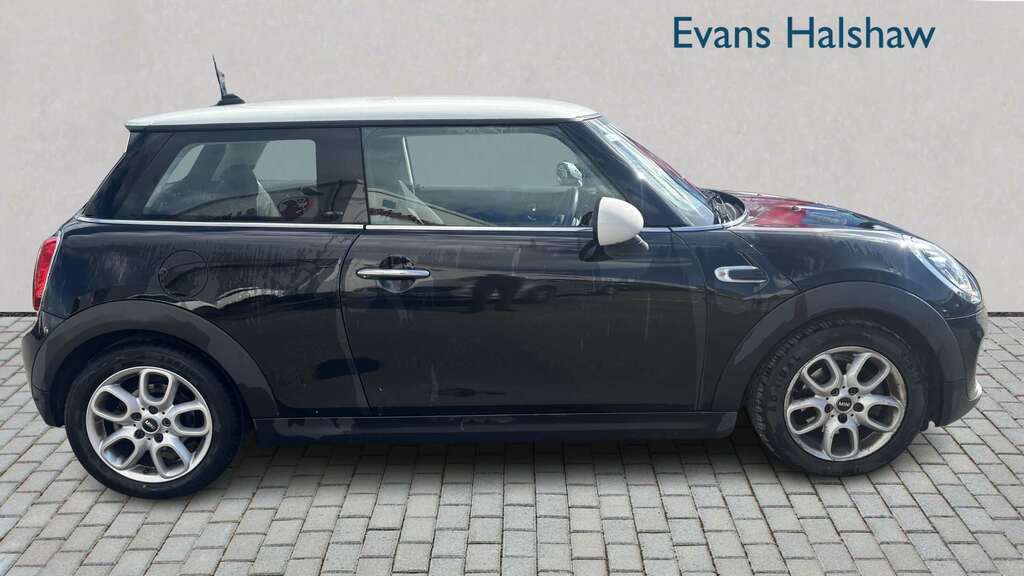 Mini Hatch 1.5 Cooper II 2018 AV68DBO Black #4