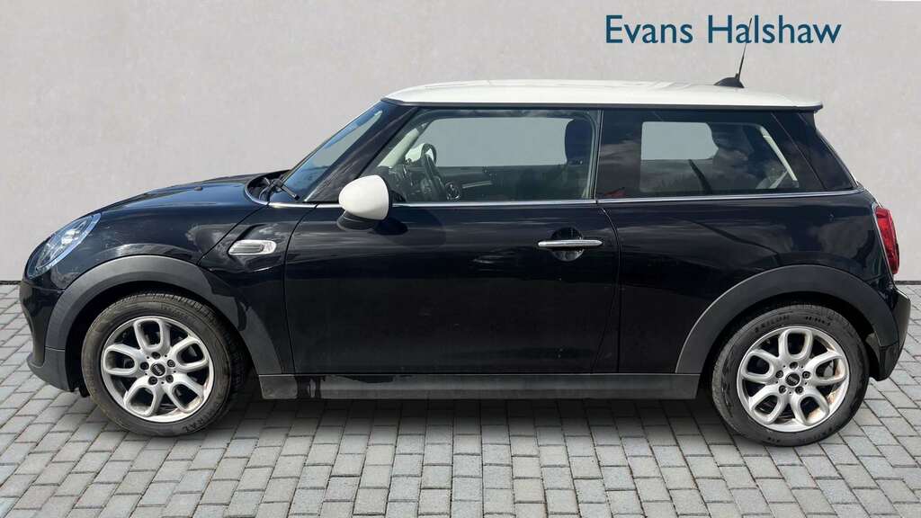 Mini Hatch 1.5 Cooper II 2018 AV68DBO Black #6