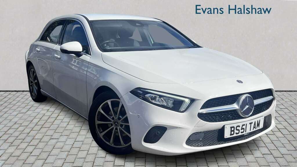 Mercedes-Benz A Class Hatchback 1.3 A200 Sport Premium 7G-dct Euro 6 White #1