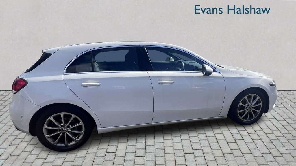 Mercedes-Benz A Class Hatchback 1.3 A200 Sport Premium 7G-dct Euro 6 White #5