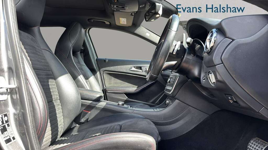 Mercedes-Benz GLA Class 220D 4Matic Amg Line Prem Plus 2017 Grey