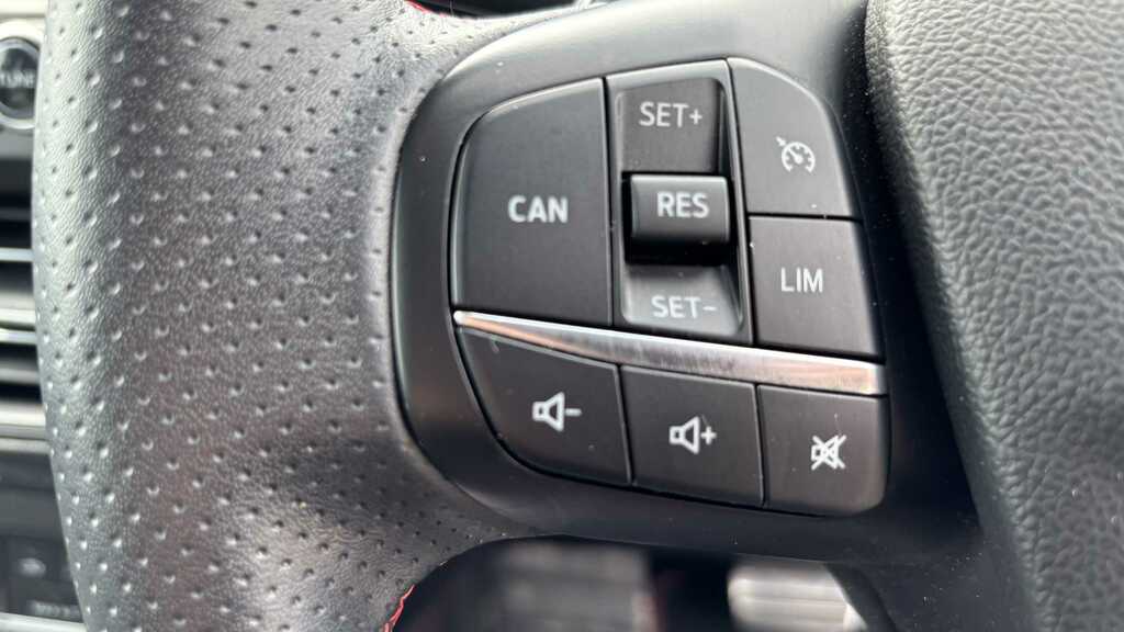 Ford Focus Estate St-line X Non Local Svp 1.0L Ford Ecoboost Red #21