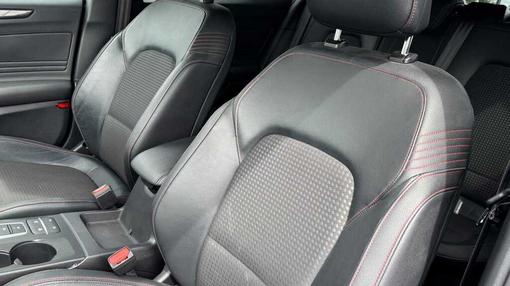 Ford Focus Estate St-line X Non Local Svp 1.0L Ford Ecoboost Red #10
