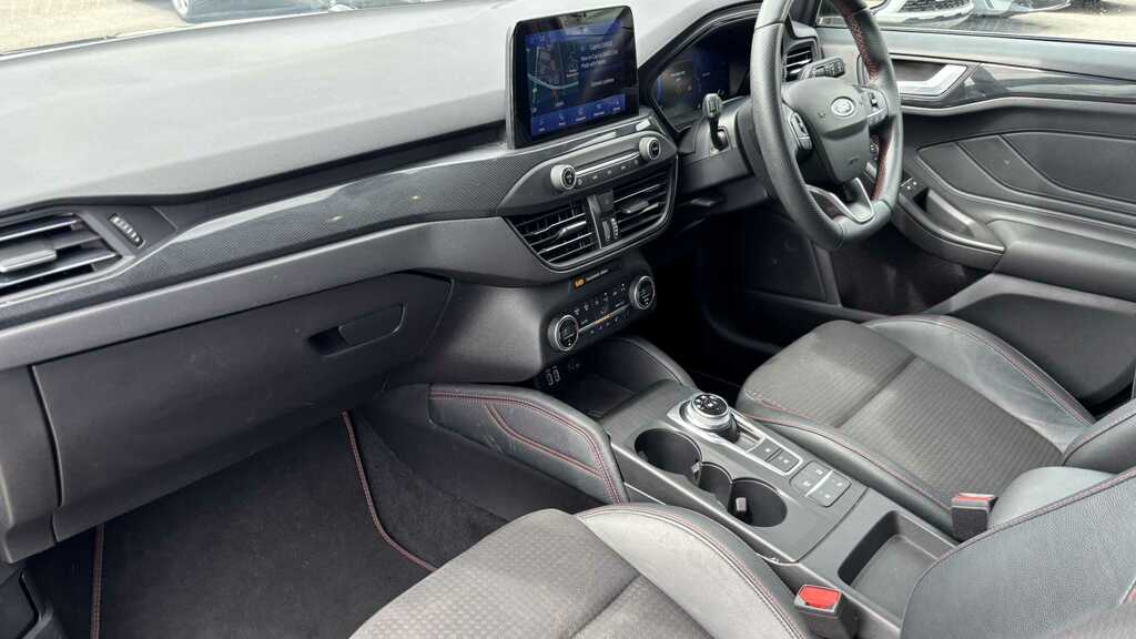 Ford Focus Estate St-line X Non Local Svp 1.0L Ford Ecoboost Red #11