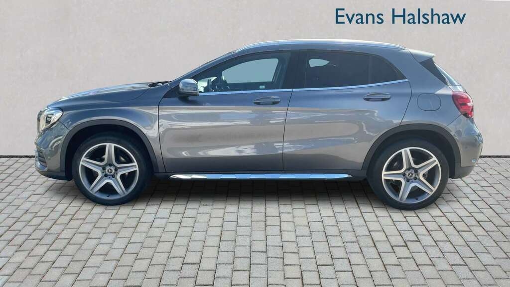 Mercedes-Benz GLA Class 180 Amg Line Edition 2020 Grey #3