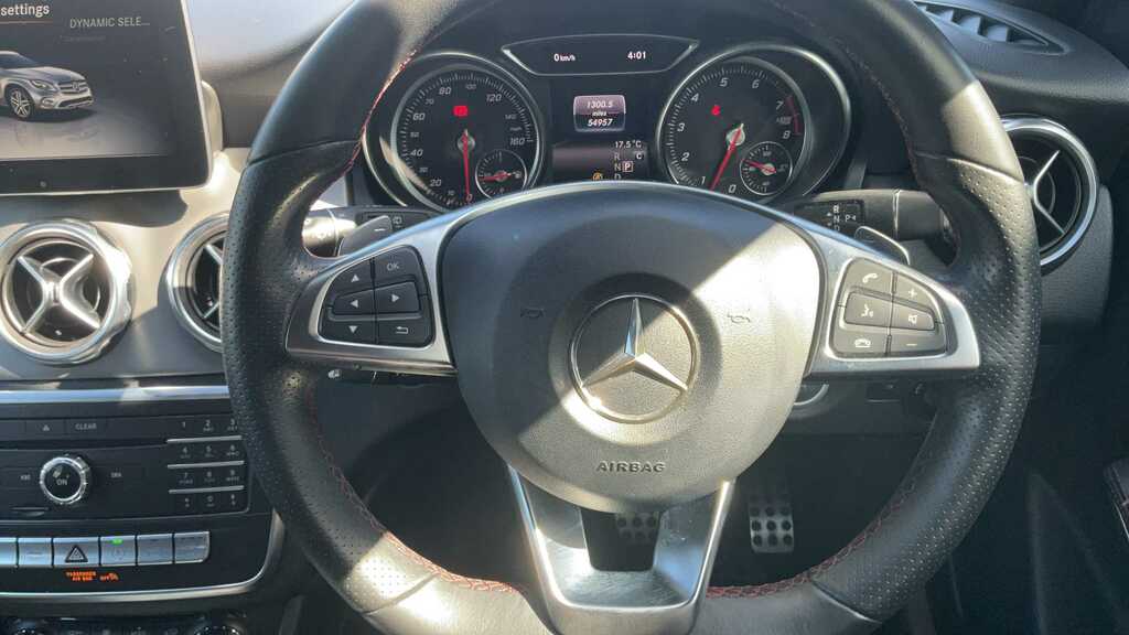 Mercedes-Benz GLA Class 1.6 Gla180 Gpf Urban Edition Suv 7G-dct Black #9