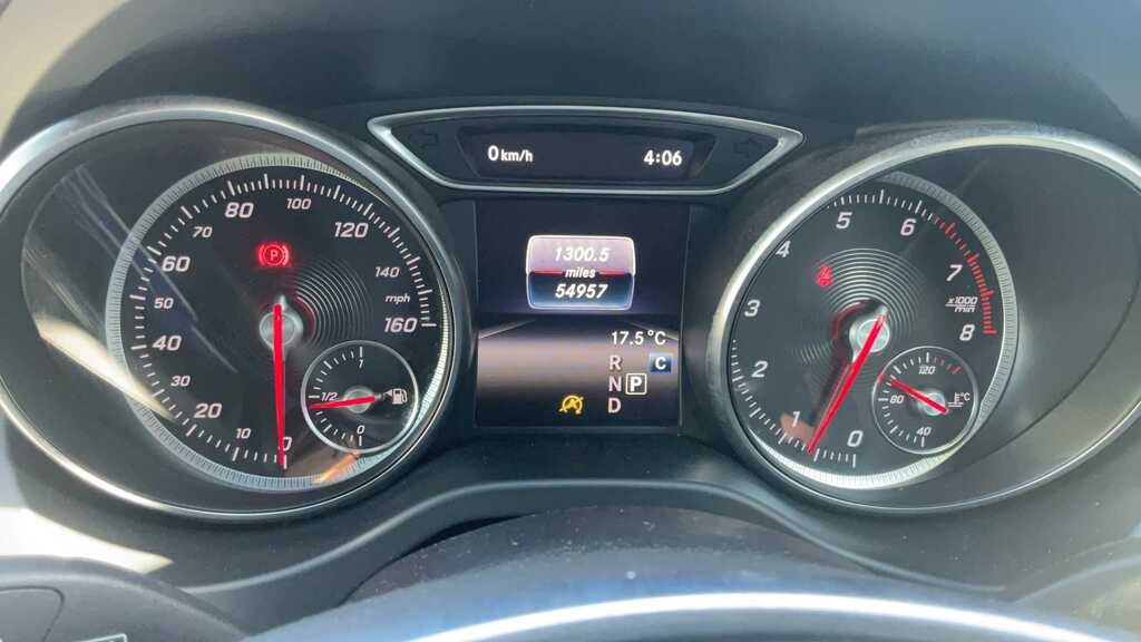 Mercedes-Benz GLA Class 1.6 Gla180 Gpf Urban Edition Suv 7G-dct Black #11