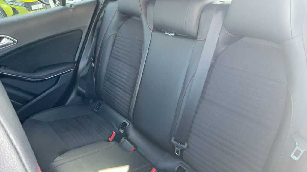 Mercedes-Benz GLA Class 1.6 Gla180 Gpf Urban Edition Suv 7G-dct Black #13
