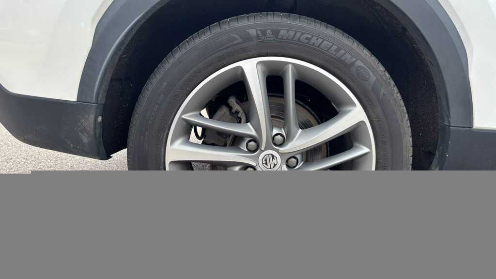 MG HS 1.5 T-gdi Phev Exclusive 2023 White #4