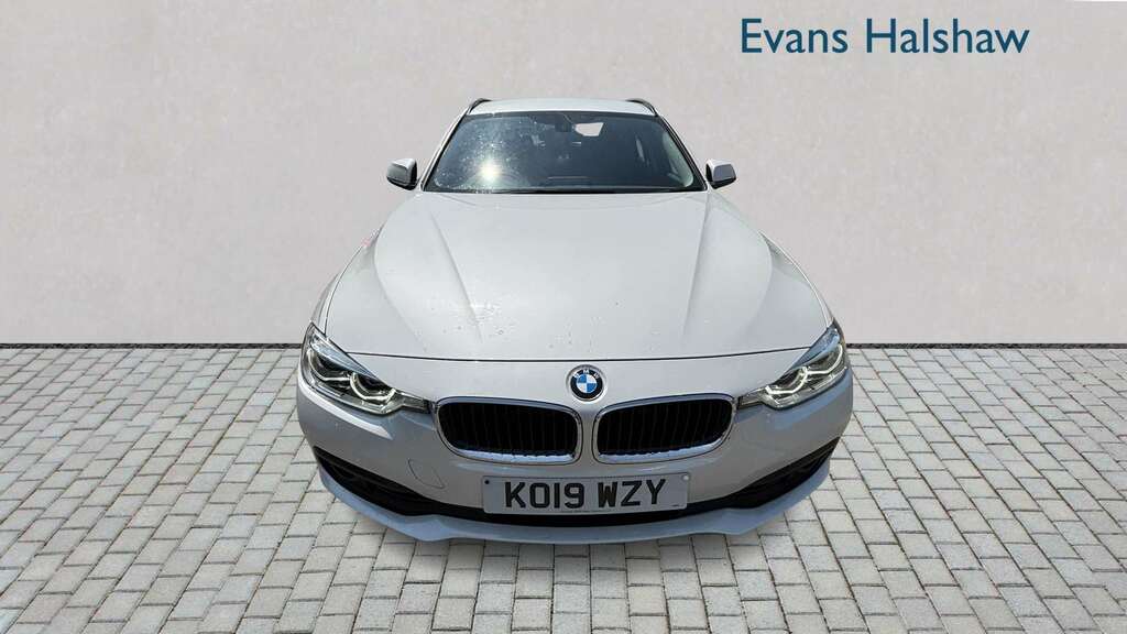 BMW 3 Series 320I Se 2019 White #5