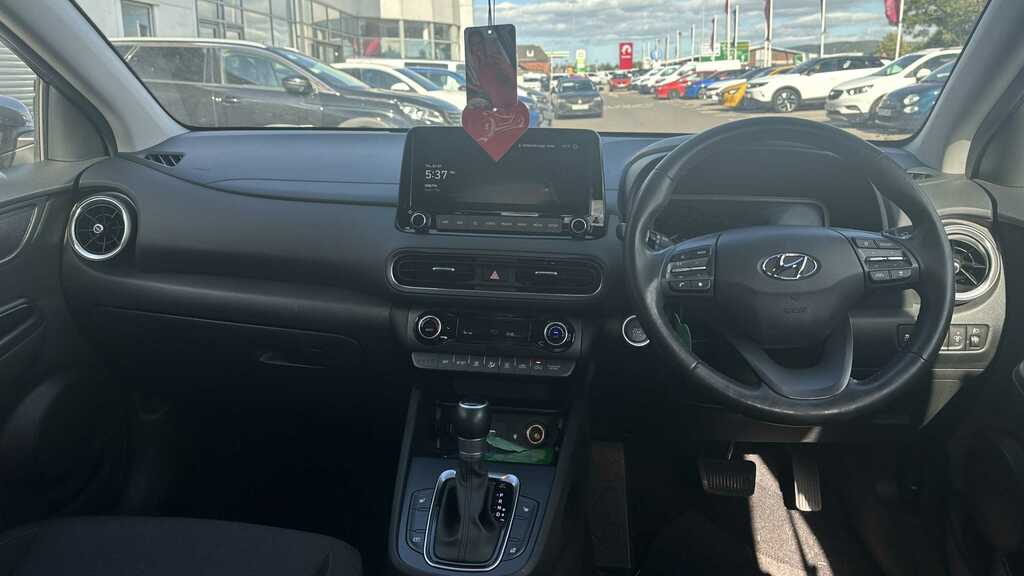 Hyundai Kona 1.6 Gdi Hybrid Premium Dct 2023 Grey #5