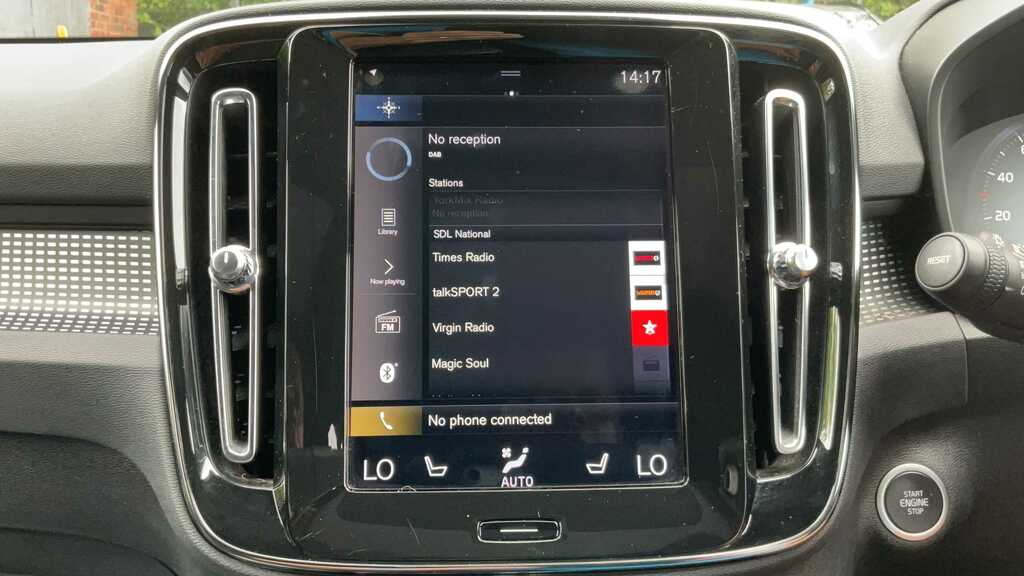 Volvo XC40 1.5 T3 R-design Euro 6 Ss Suv 2020 Silver #17
