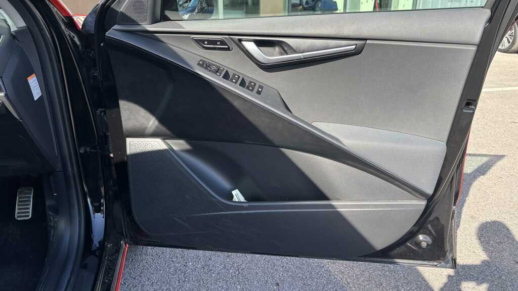 Kia e-Niro 150Kw 3 Heat Pump 64Kwh Estate Black #8